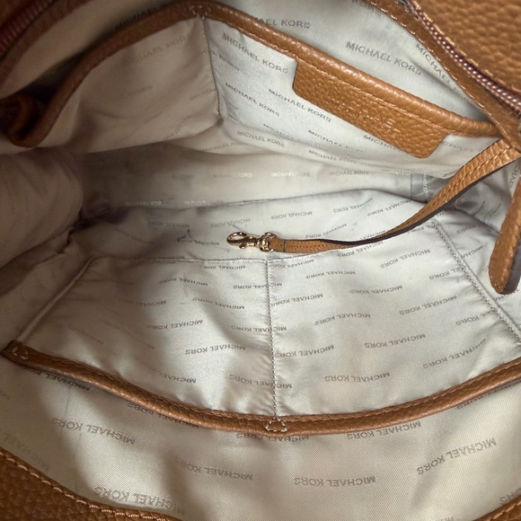 Michael Kors Boho Quiet Luxury Sullivan Leather Crossbody Luggage Brown (GUC) - Picture 11 of 15